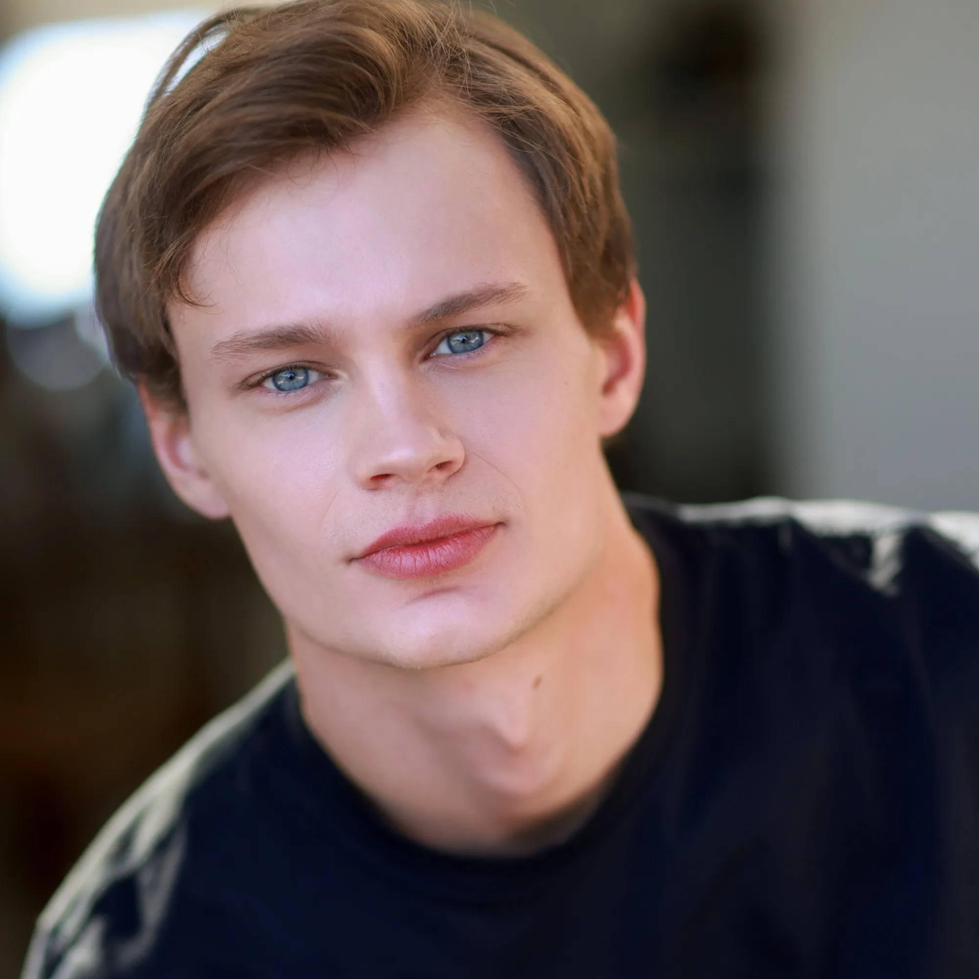 Headshot of Oliver Aaro