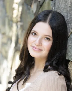 Gillian Gordon- Headshot .jpg