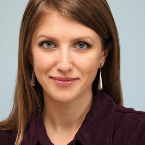 molly roy headshot